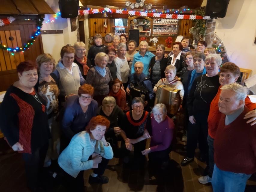 Prednovoletno druženje mengeške skupine Oranžerija