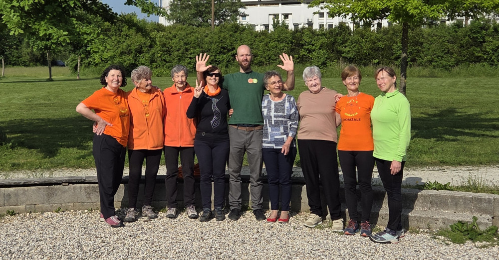 Člani domžalskih skupin na predstavitvi projekta “Dihamo z naravo”