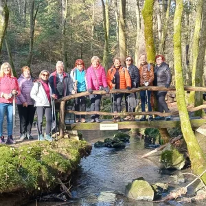 Novomeška skupina Pod topom jo je mahnila po Mahovi poti