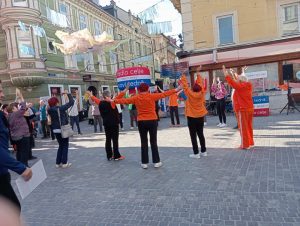 Oranžni v Celju obeležili Dan zdravja z vadbo “1000 gibov”