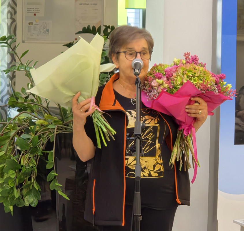 Marika Haler že deset let s pesmijo povezuje starejše